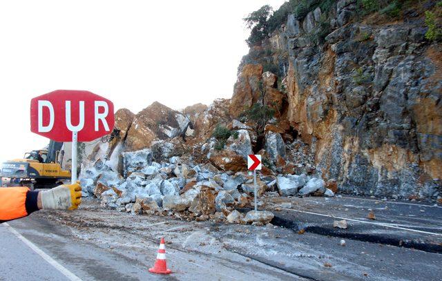 Zonguldak-İstanbul karayolunda heyelan