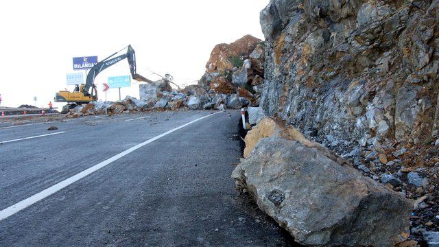 Zonguldak-İstanbul karayolunda heyelan