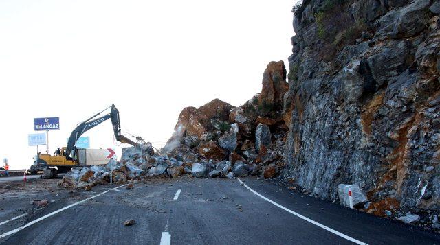 Zonguldak-İstanbul karayolunda heyelan