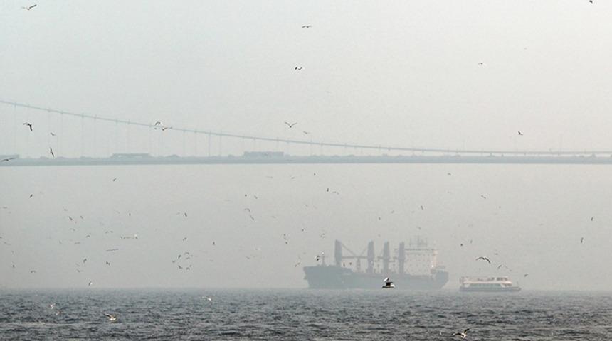 İstanbul Boğazı'nda gemi trafiği askıya alındı!