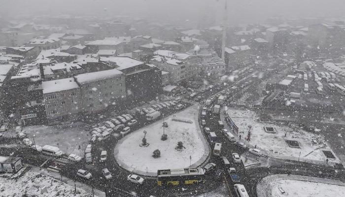 İstanbul'da yarın okullar tatil edildi