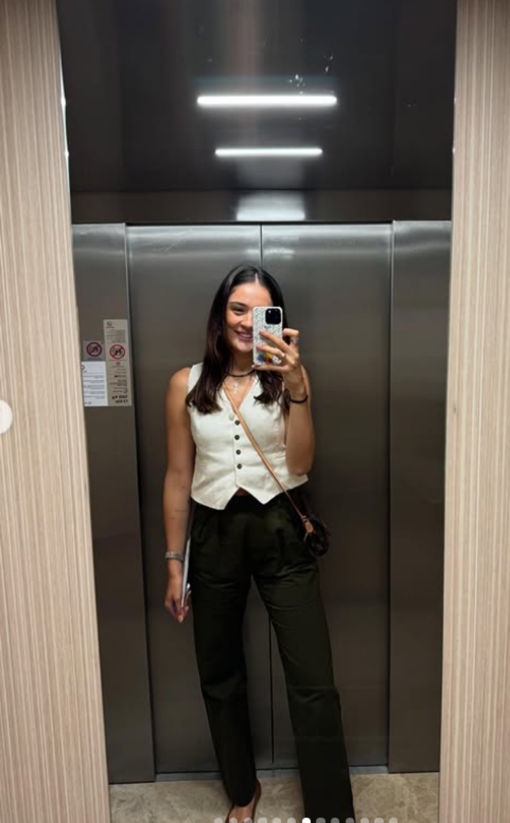 Zehra Güneş'in liseli tarzına beğeni yağdı! Güzel voleybolcudan ayna pozları G2