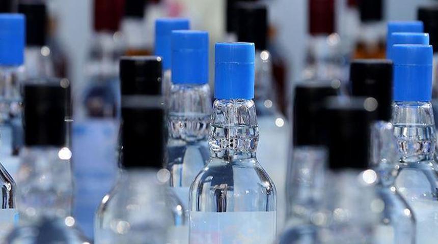 Ankara ve İstanbul’dan sonra Adana! Tek bir evde yapılan baskında 2 bin 800 litre sahte içki ele geçirildi