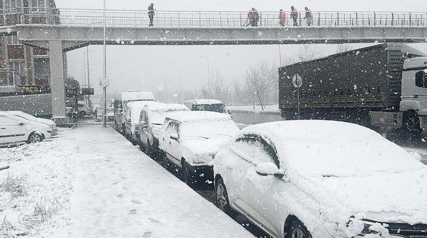 AKOM'dan İstanbul için 3 günlük kar uyarısı! İstanbul'da yarın okullar tatil olacak mı? Vali Gül'den dikkat çeken açıklama