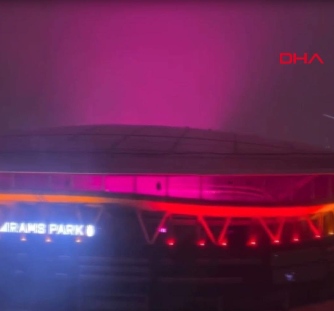 Galatasaray ın UEFA Avrupa Ligi nde oynayacağı AZ Alkmaar maçı tehlikeye girdi! Galatasaray-Fenerbahçe derbisi de iptal olabilir... Dün gece gökyüzüne bakanları korku sardı! 2