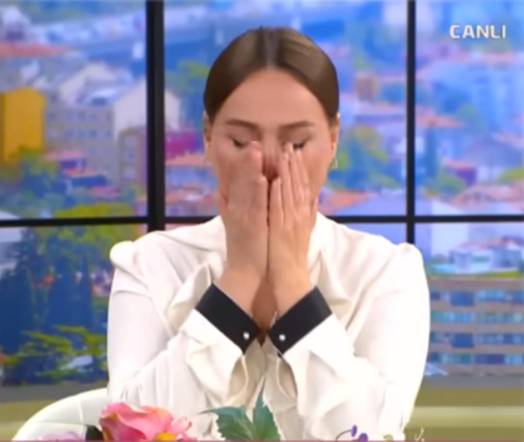 Canlı yayında eşiyle yaşadıklarını anlattı! Fatih Reşit Civelekoğlu nun cinsellik yorumu sansürlendi, Nur Viral utandı 3