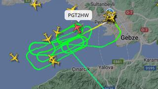 İstanbul'daki iki havalimanında da kar trafiği yaşanıyor! Piste iniş yapamayan uçaklar havada dönüp duruyor