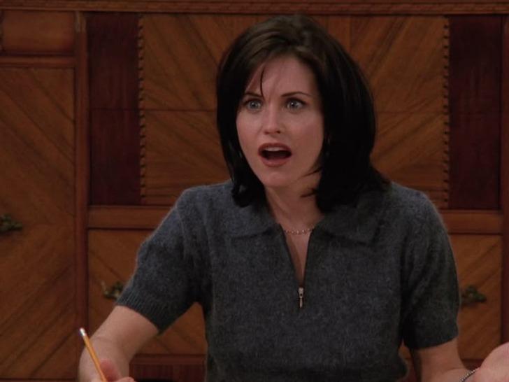 Komşun çöpü kapının önünde unutmuş. Ne yaparsın?