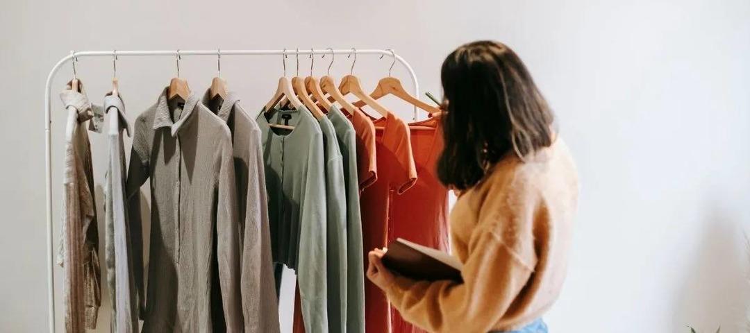 Minimalist bir dolap nasıl olur? Hem paradan hem de zamandan tasarruf edin… 7