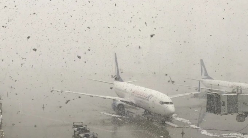 Kar yağışı nedeniyle pilot iniş yapamadı! Telsiz konuşmaları ortaya çıktı: "15 dakikalık yakıtımız kaldı"