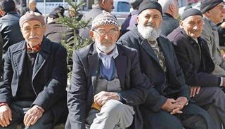 Memur ve emeklinin g&ouml;z&uuml; Temmuz zammında! En d&uuml;ş&uuml;k maaş ka&ccedil; lira olacak?