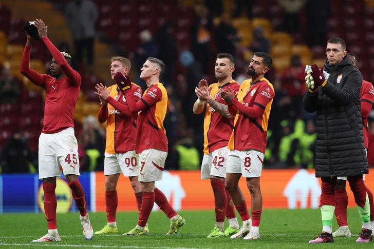 Galatasaray UEFA Avrupa Ligi'nden elenmesine tepkiler büyüyor: İşte ligin hali... Son 16'ya bile kalamadı ligde 3 beraberliği var... G1
