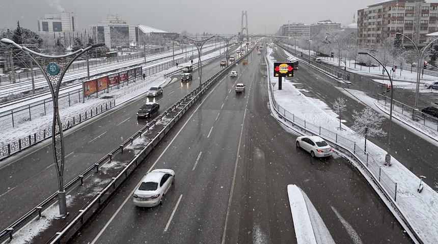 Sakarya, Kocaeli, Bartın ve Zonguldak'ta kar yağışı etkili oluyor