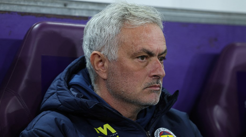 Fenerbahçe Teknik Direktörü Jose Mourinho'dan, Avrupa Ligi'ne veda eden Galatasaray'a gönderme!