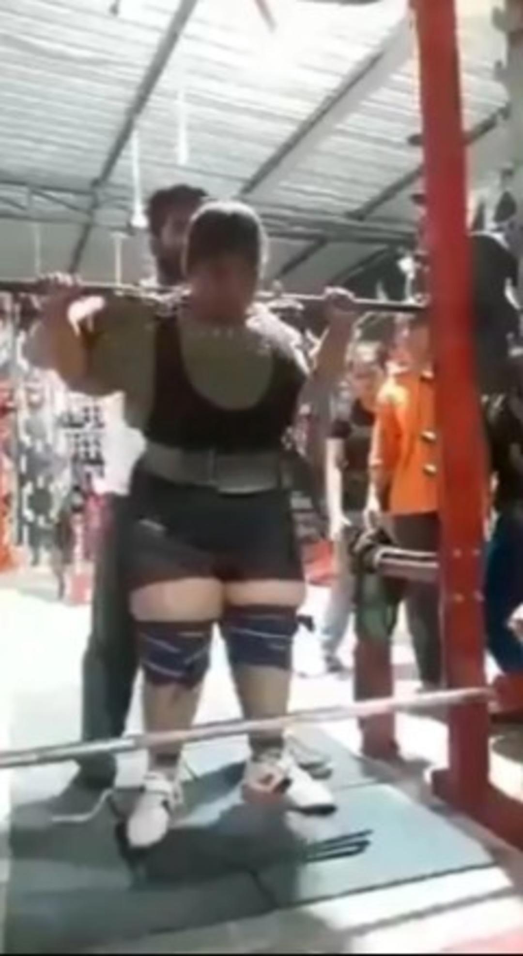 Antrenman sırasında feci ölüm! Halterci 270 kilonun altında kaldı... Ezilerek hayatını kaybettiği anlar saniye saniye kamerada 1