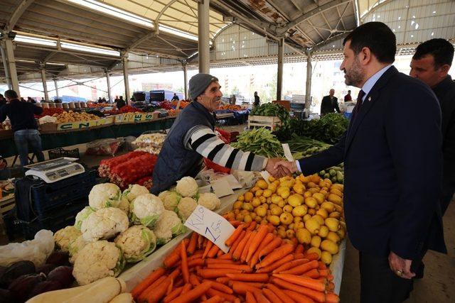 Başkan Ekinci esnaf ve vatandaşlarla bir araya geldi