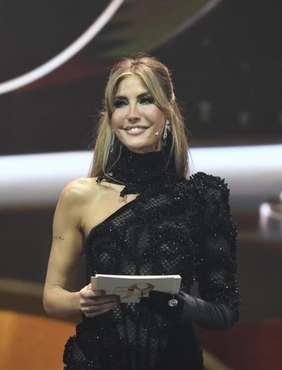 Çağla Şıkel’in güzellik sırrı ortaya çıktı! Her sabah tüketiyor... 1