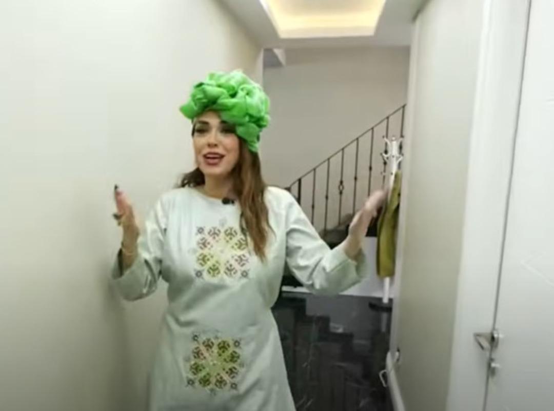 Programa Afrika kıyafetleriyle çıktı! Zuhal Topal la Yemekteyiz de ilginç anlar 3