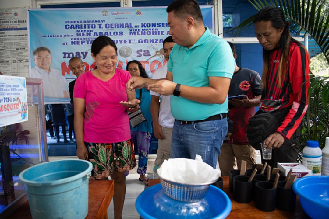 Filipinler de dang humması paniği: Salgının yayılmasını önleme politikası tepki topladı! Sivrisinek yakalayanlara ödül veriyorlar 3