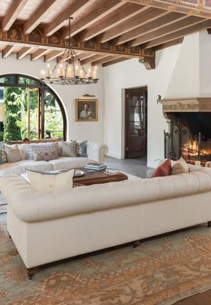 Selena Gomez 35 milyon dolara ultra lüks malikane aldı! 7 yatak odası, 12 banyo... İçinde yok yok! Görenler hayran kaldı G5