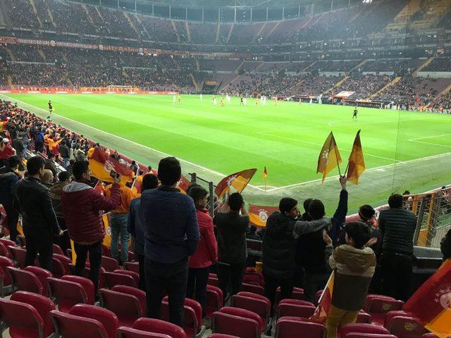 Hakkarili öğrenciler Galatasaray ile Konyaspor maçını izledi