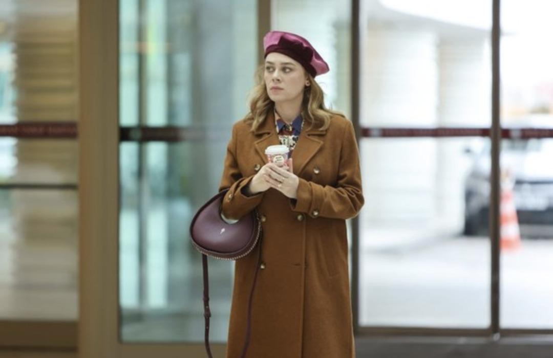 Bahar karakterinin içimizi açan rengarenk kombinleri 3