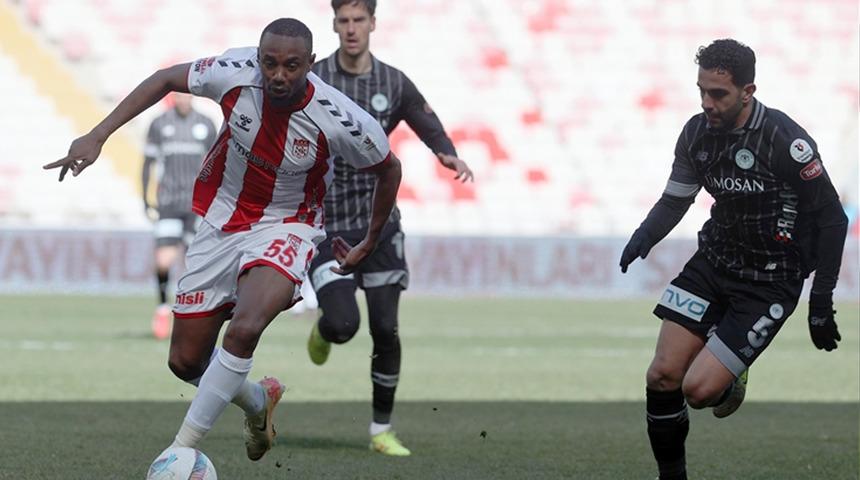 Sivasspor kaçtı, Konyaspor yakaladı! Maçta 'Yönetim istifa' sesleri yükseldi