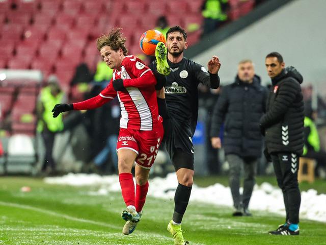 Karadeniz derbisinde müthiş geri dönüş... Samet Akaydin yeni takımındaki ilk golünü kendi kalesine attı