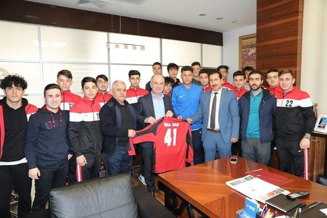 K&ouml;rfez&rsquo;de spora verilen destek meyvesini veriyor 1