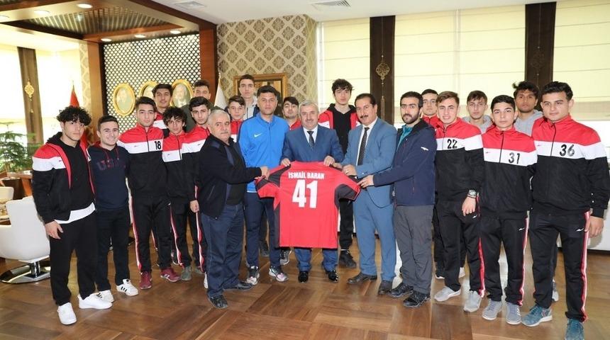 K&ouml;rfez&rsquo;de spora verilen destek meyvesini veriyor