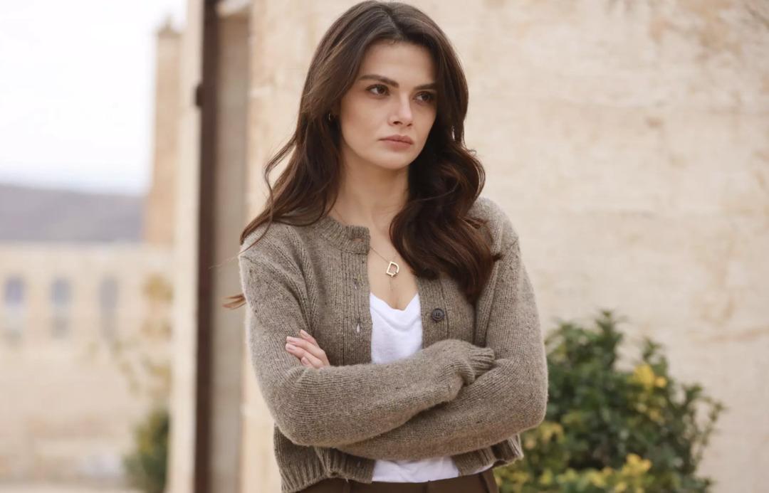 Uzak Şehir Alya’nın bu zamana kadar yaptığı en iyi kombinler… 3