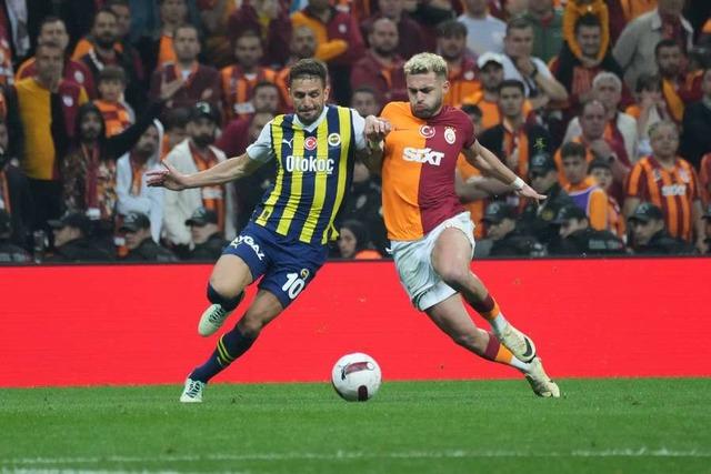 Dev derbinin hakemi Vincic yok artık dedirtti! Böyle bir şey görülmedi... Şimdi ise Galatasaray-Fenerbahçe derbisi