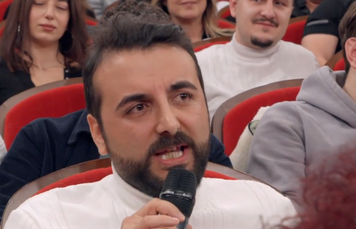 Hasan Can Kaya'da anlattıklarıyla ağızları açık bıraktı! 3 sevgilisi de erkek çıktı... Parkta şoku yaşadı G1