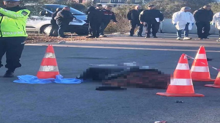 Drag pistinde ölüm yarışı! Beton bariyerlere çarptılar... Biri öldü, diğeri ağır yaralandı