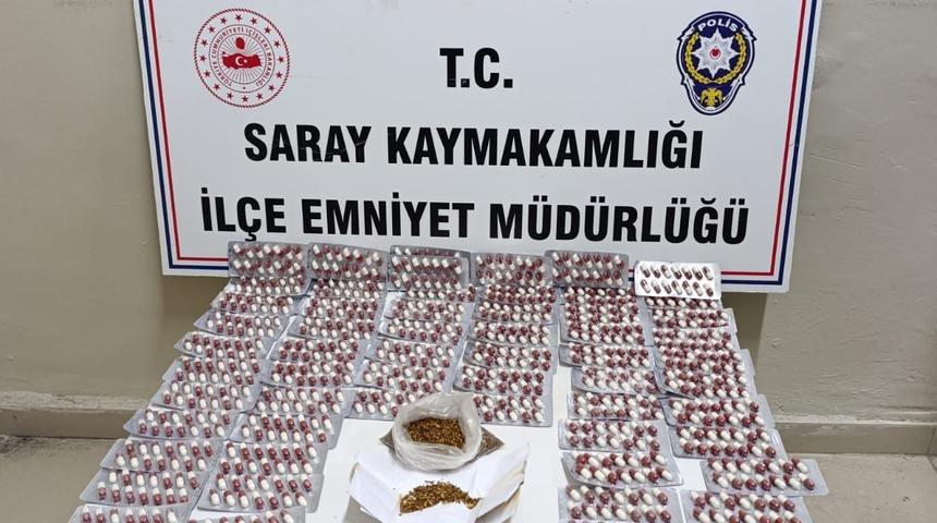 Tekirdağ'da evinde sentetik ecza hapı ve uyuşturucu ele geçirilen şüpheli tutuklandı