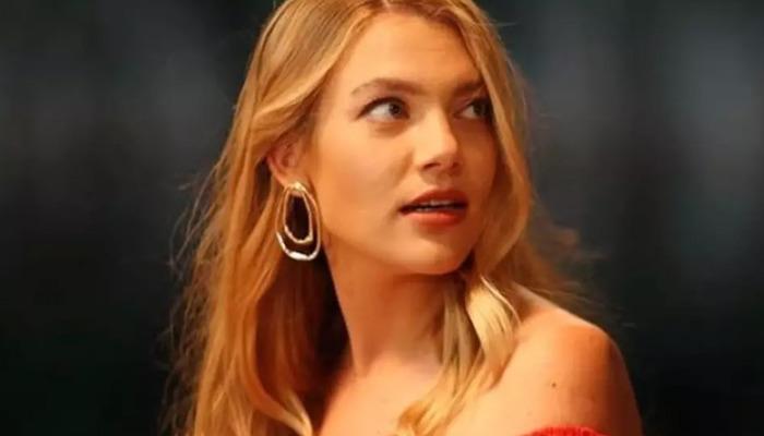 Yakışıklı oyuncuyla aşk yaşıyor! Romantik pozlar