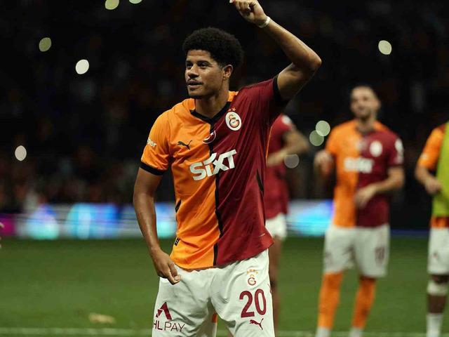 Galatasaray'ın Brezilyalı yıldızı Gabriel Sara'dan Galatasaray-Fenerbahçe derbisi için dış basına önemli açıklamalar: "Böyle rekabet Brezilya'da bile yok!"