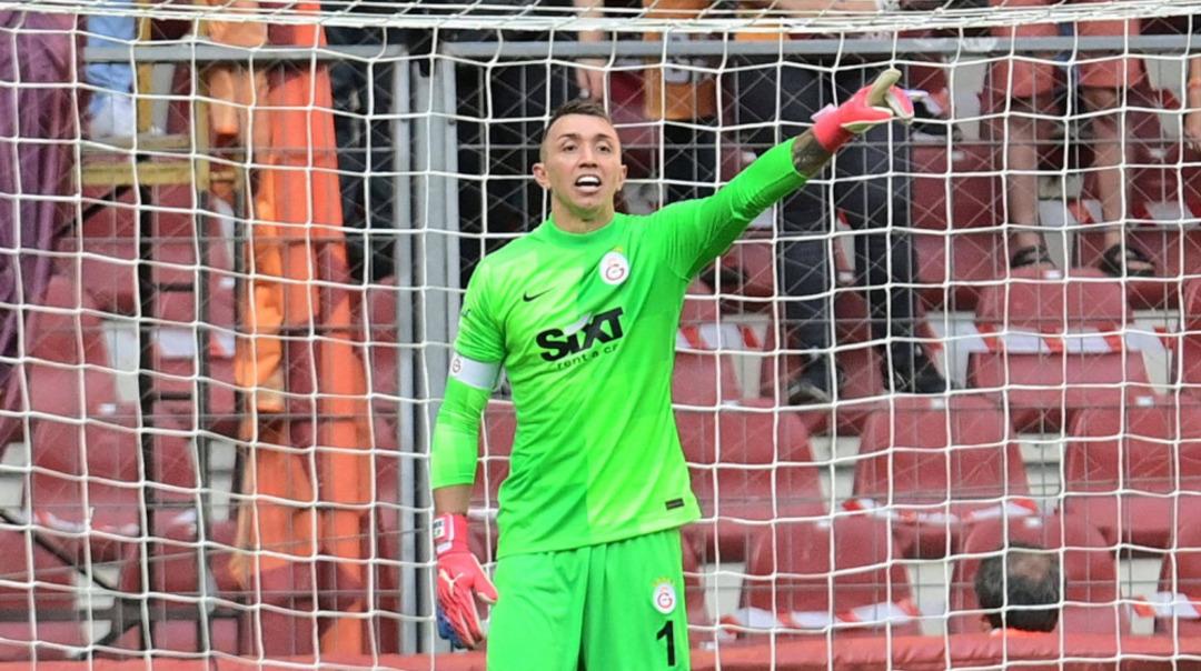 fernando-muslera-galatasaray-1635850648-74004