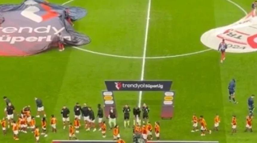 Galatasaray-Fenerbahçe derbisi öncesi görülmemiş hareket! İki takımın oyuncuları birbirlerine başarılar dilemedi