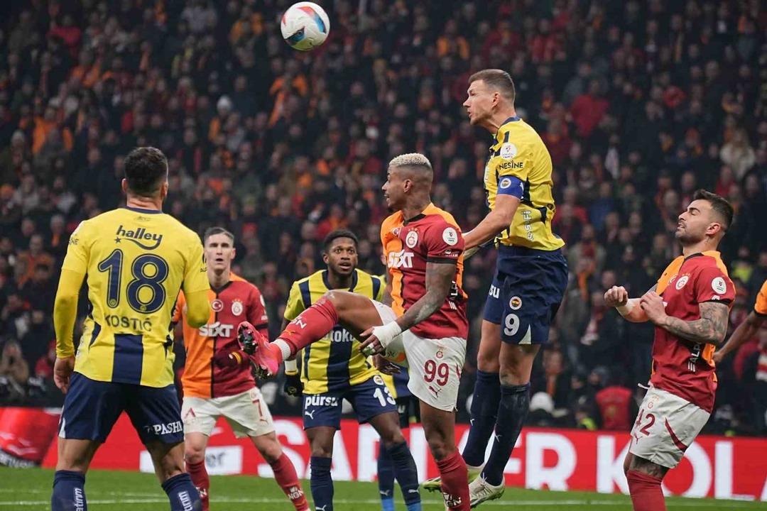 Rıdvan Dilmen den Fenerbahçe ye Galatasaray karşısındaki oyunu nedeniyle büyük eleştiri! "Tarihe geçecek bir derbi" 4