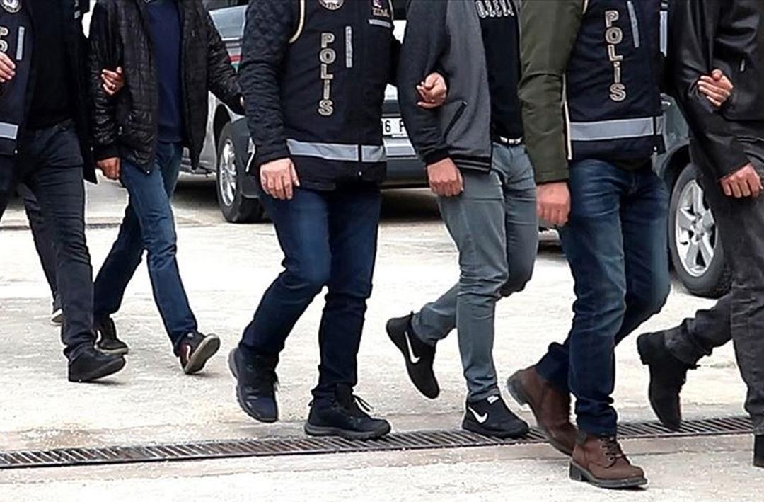 1200xauto Son dakika! Hem emniyette hem TSK'da dev operasyon! Çoğu görevde 200'ye yakın şüpheli için gözaltı kararı...