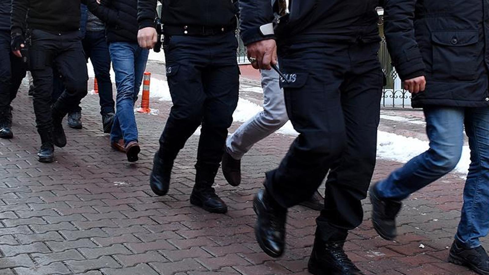 İstanbul'da kaçak tütün ticaretine operasyon: 12 şüpheli gözaltında