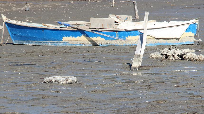Aydın’da deniz suyu çekildi: Balıkçı Tekneleri Karaya Oturdu! Yunanistan depremlerinin etkisi hala devam ediyor mu?