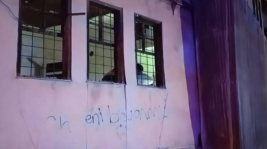 Cesaretleri felakete dönüştü! İddiaya girerek adım attıkları evde gördükleri manzara dehşete düşürdü