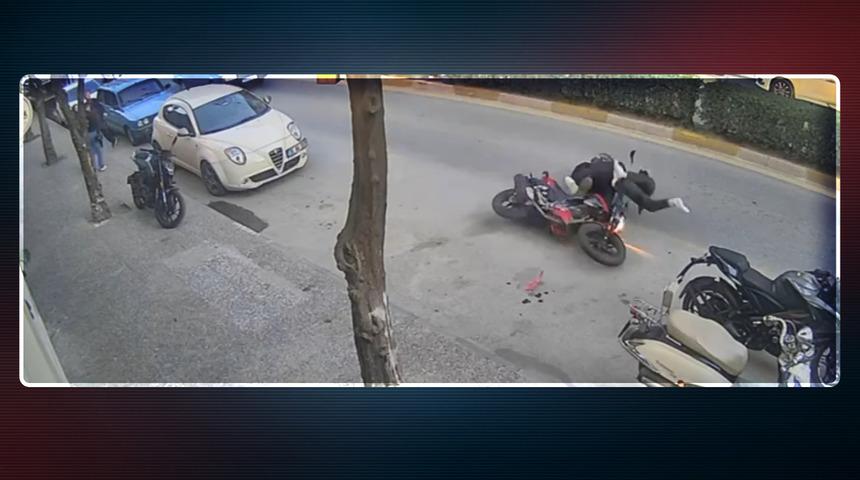Tek isteği karşıdan karşıya geçmekti: Motosiklet hızla genç kıza çarptı! Metrelerce sürükledi…