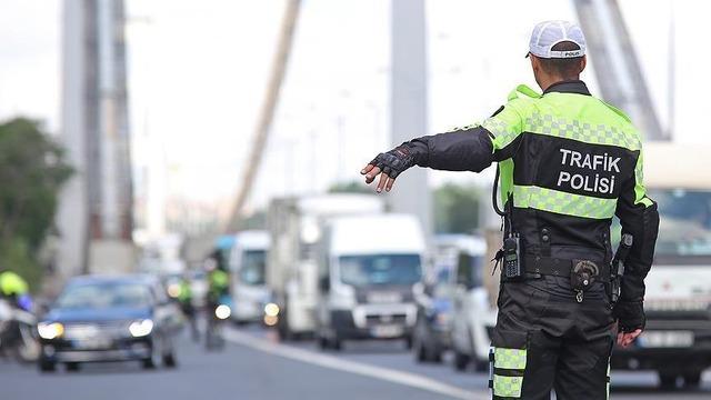 Trafikte sakın bunu yapmayın: Önce ehliyet iptali ardından ise göz doktoru...