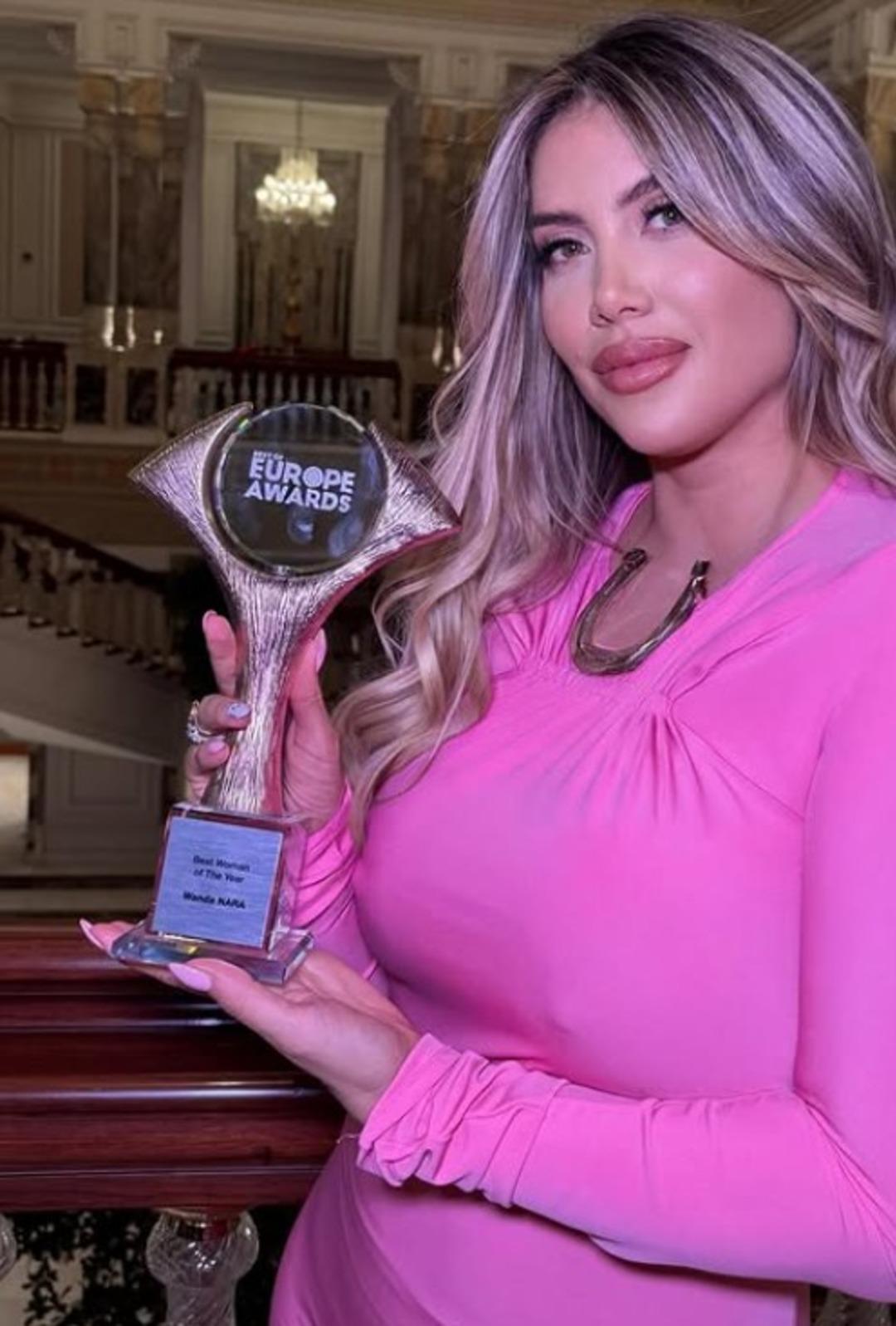  Yılın Kadını  seçilmişti! Wanda Nara başrolü kaptı 2