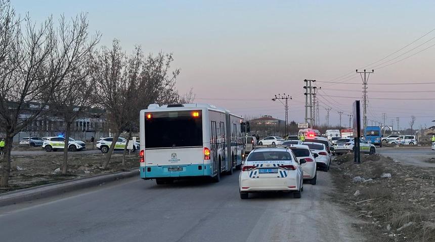 Konya'dan kahreden haber: Trafik kazasında bir polisimiz şehit oldu, 2 polis yaralı