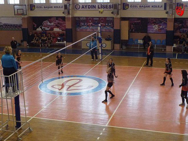 Gazipaşa Ortaokulu Küçük Kızlar Voleybol Takımı il şampiyonu oldu