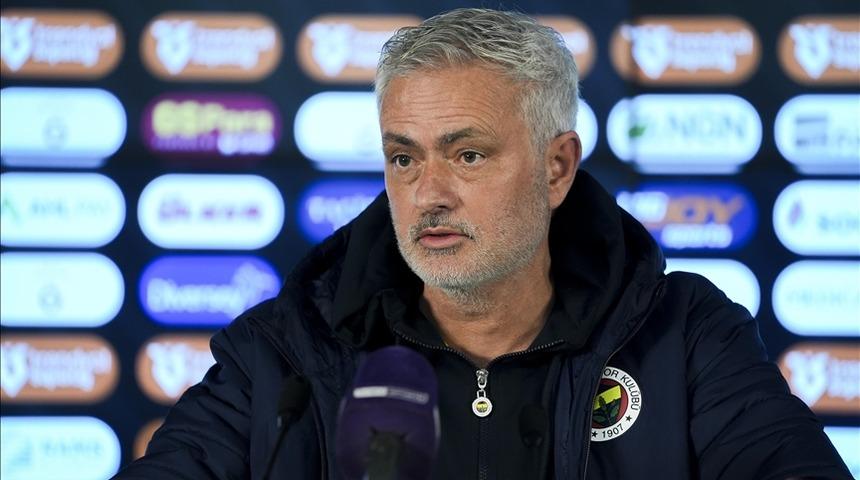 Fenerbahçe'de sakatlık şoku! Jose Mourinho Sivasspor maçı öncesi kötü haberi verdi